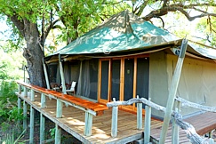 littlemombookavango1 LITTLE MOMBO CAMP